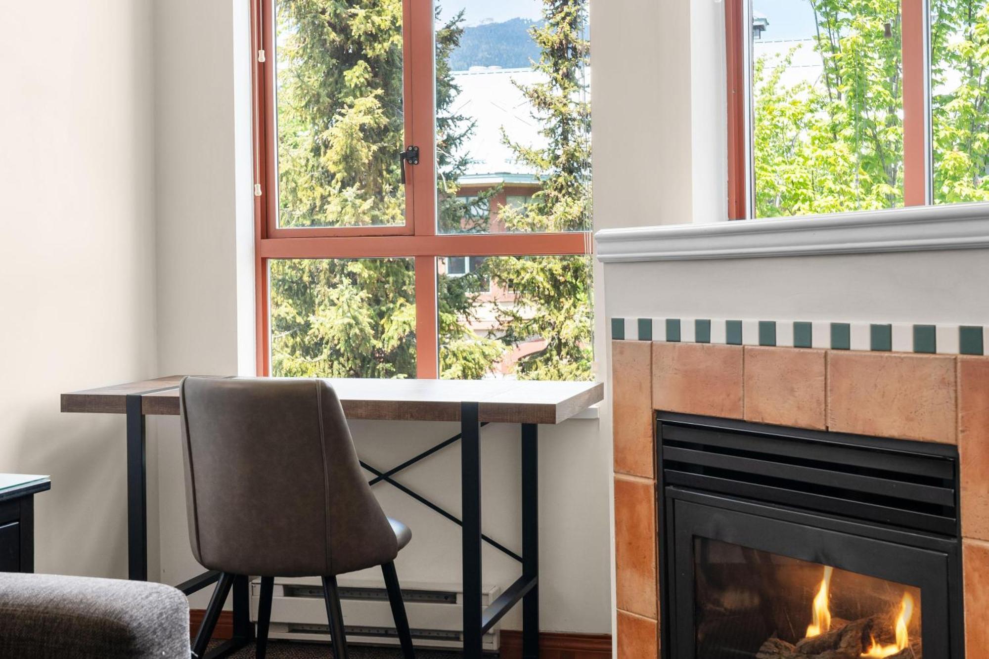 Alpenglow Lodge Family & Work Retreat By Mva Whistler Extérieur photo