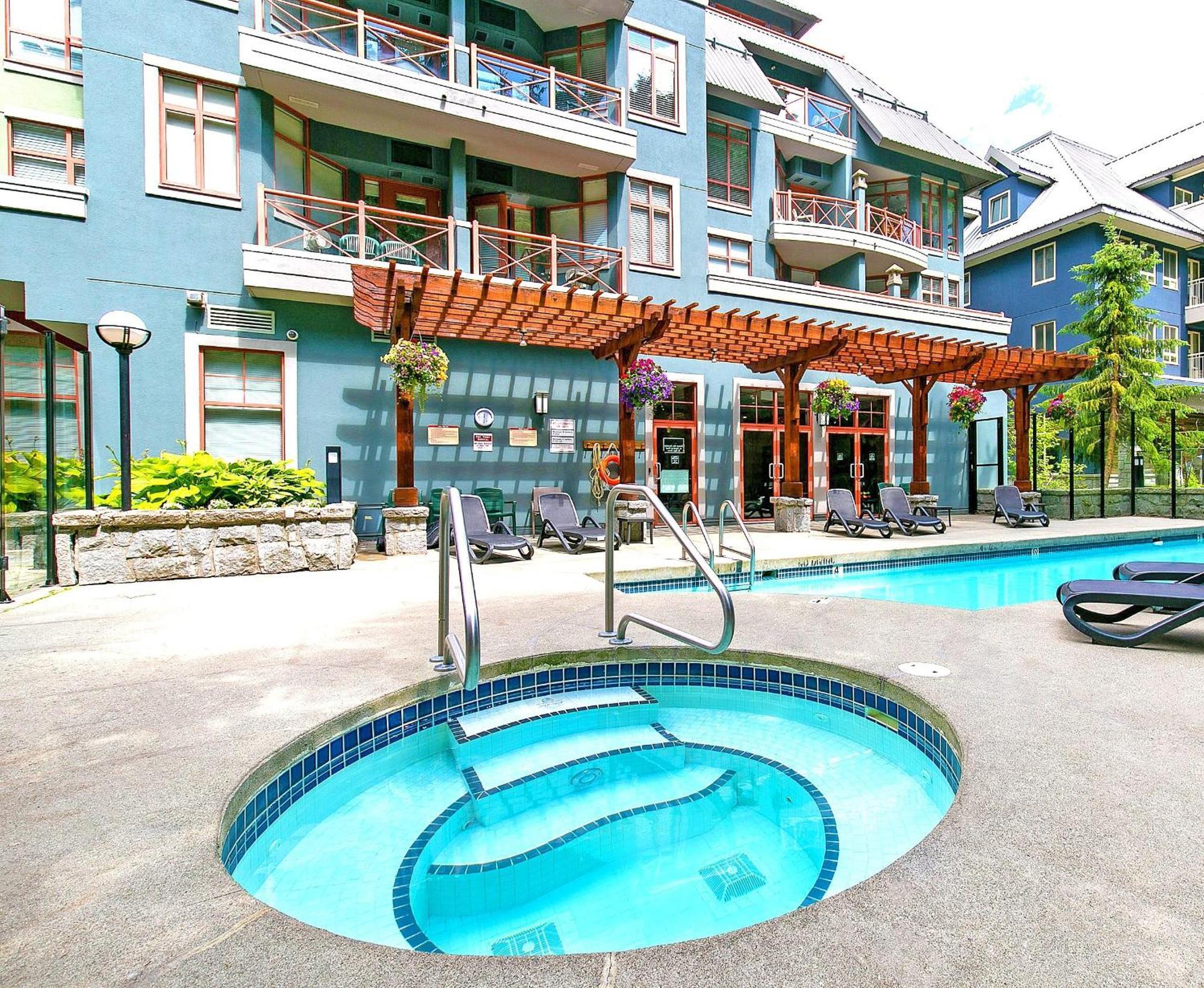 Alpenglow Lodge Family & Work Retreat By Mva Whistler Extérieur photo